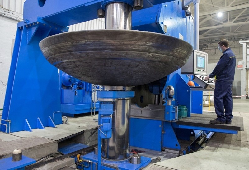 оборудование для производства сферических днищ. фланжирование днищ. изготовление эллиптических днищ. днище емкости. изготовление эллиптических днищ.